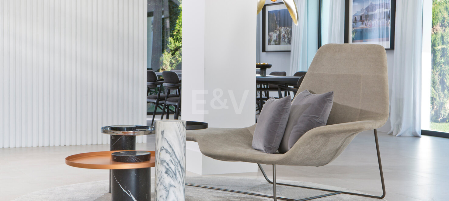 Modern andalusisk villa med havsutsikt i Nueva Andalucia