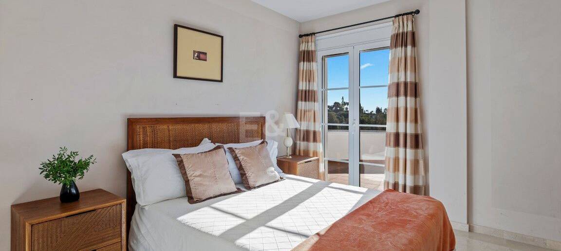 Apartament w okolicy najlepszych pól golfowych z widokiem na góry w Monte Almendro