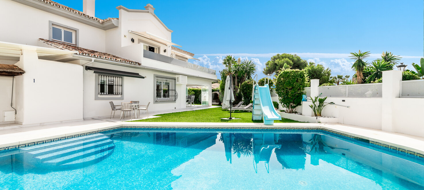 Los Monteros: Villa encantadora lado playa
