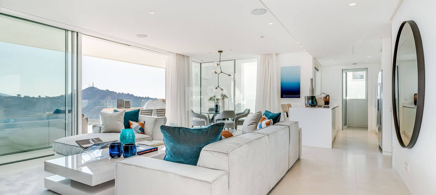 Unique resort with panoramic views and on-site leisure facilities minutes away from Marbella