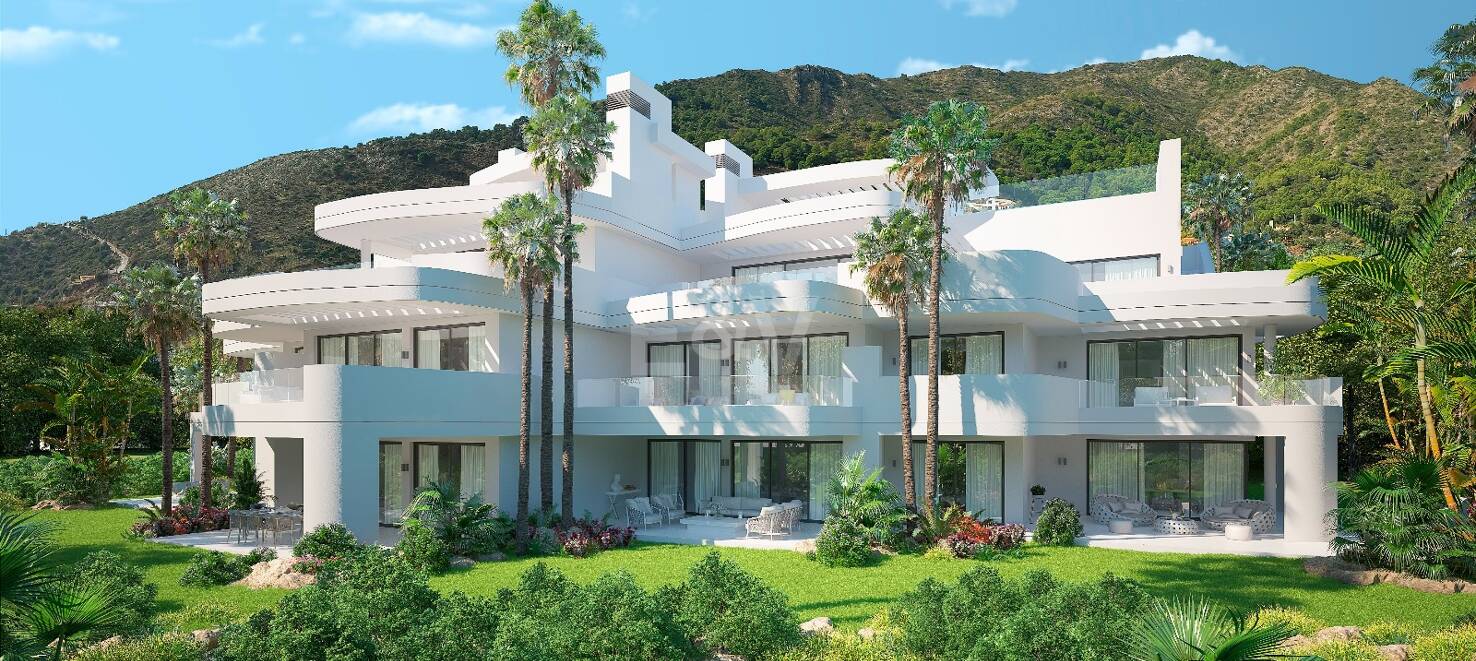 Unique resort with panoramic views and on-site leisure facilities minutes away from Marbella