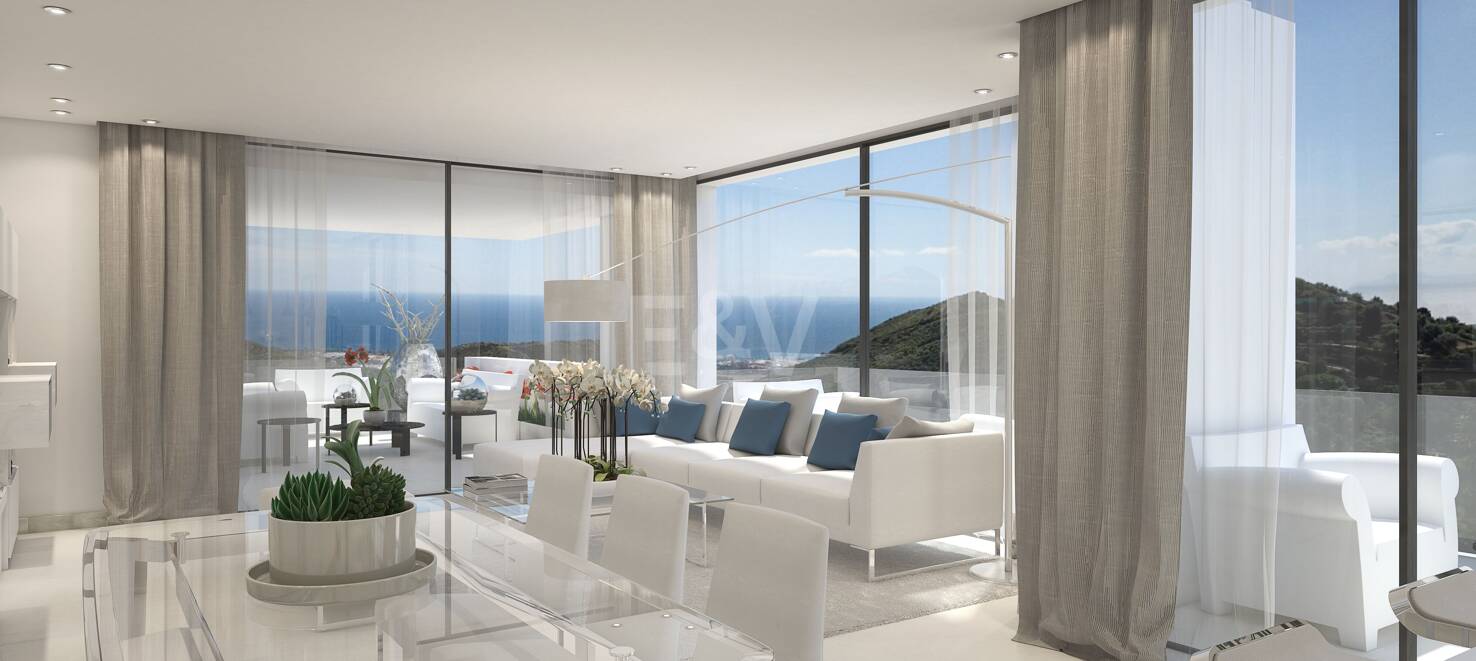 Unique resort with panoramic views and on-site leisure facilities minutes away from Marbella