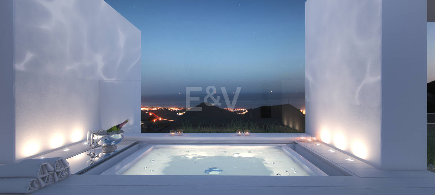 Unique resort with panoramic views and on-site leisure facilities minutes away from Marbella