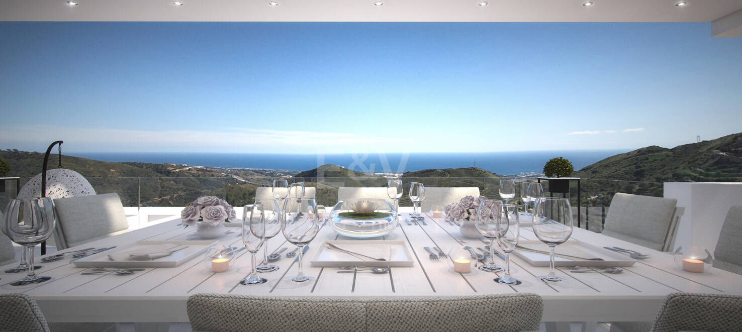 Unique resort with panoramic views and on-site leisure facilities minutes away from Marbella
