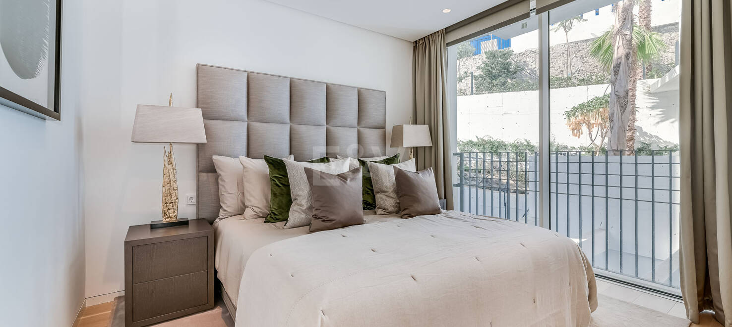 Unique resort with panoramic views and on-site leisure facilities minutes away from Marbella