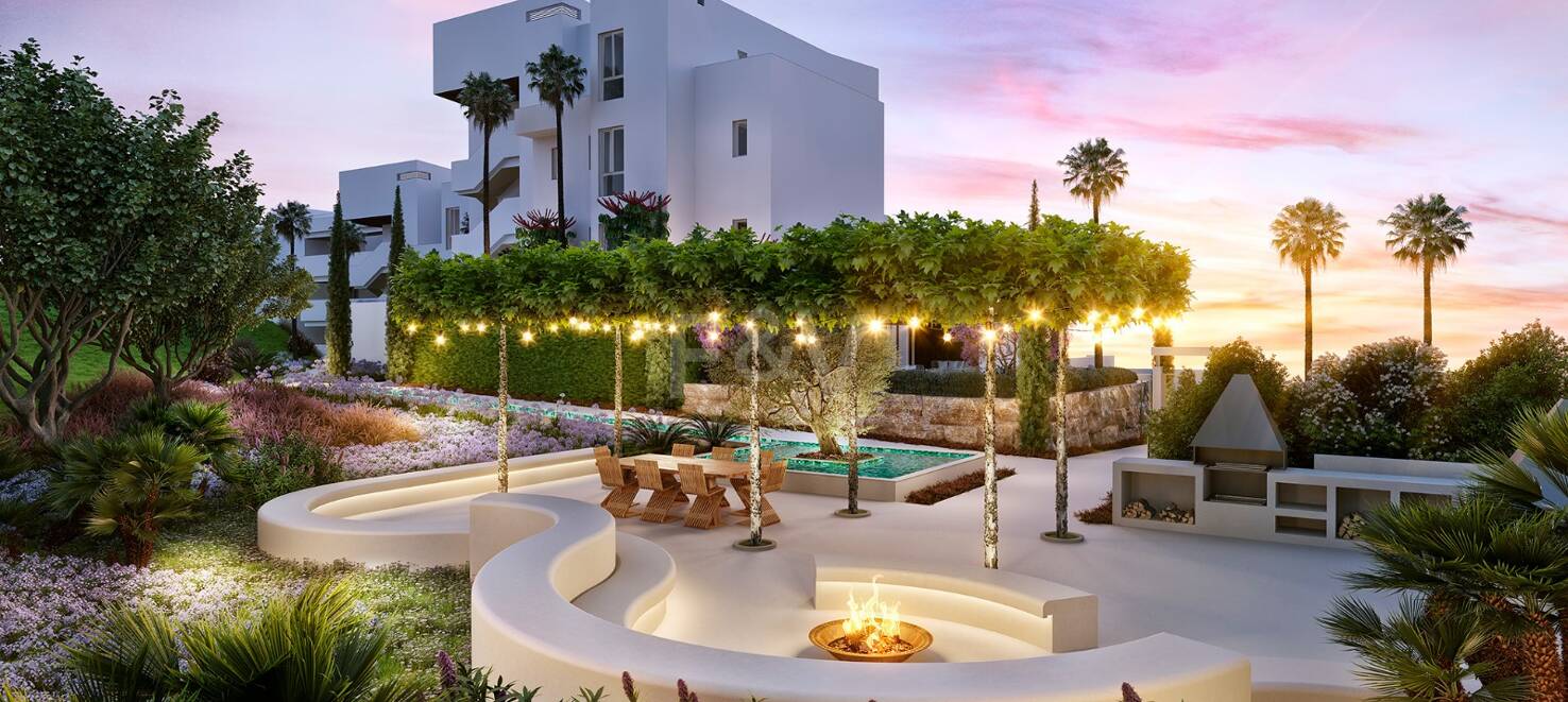 Unique resort with panoramic views and on-site leisure facilities minutes away from Marbella