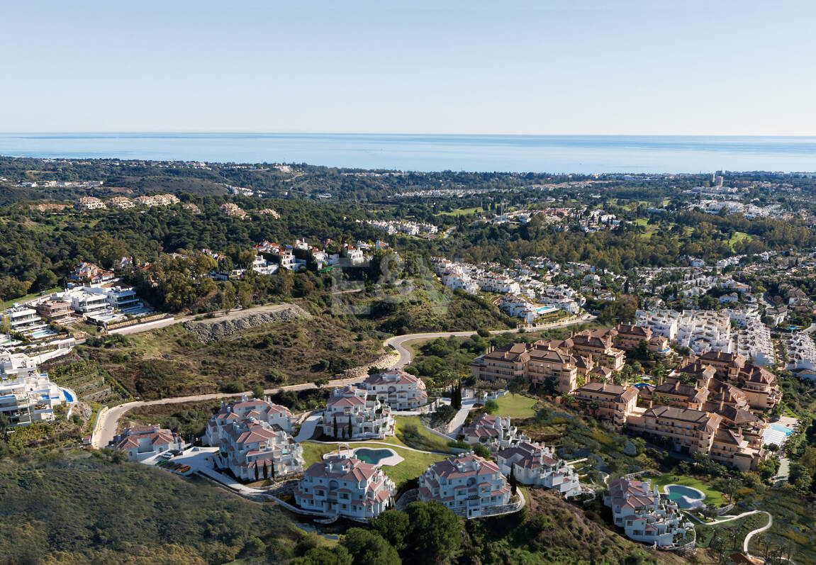 Be Aloha, Discover Blissful Living on Costa del Sol: Elegant Homes, Stunning Views, and Resort-Style Amenities