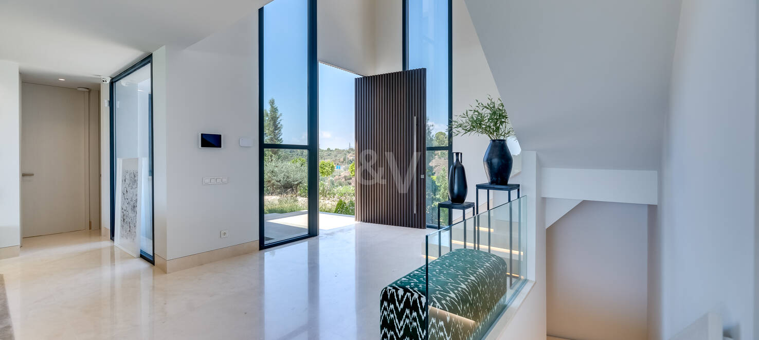 Exclusive signature villas in Lomas del Virrey, Golden Mile