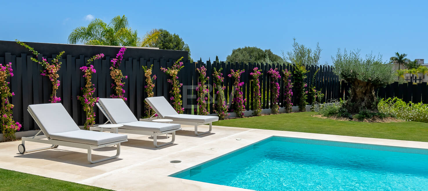 Exclusive signature villas in Lomas del Virrey, Golden Mile