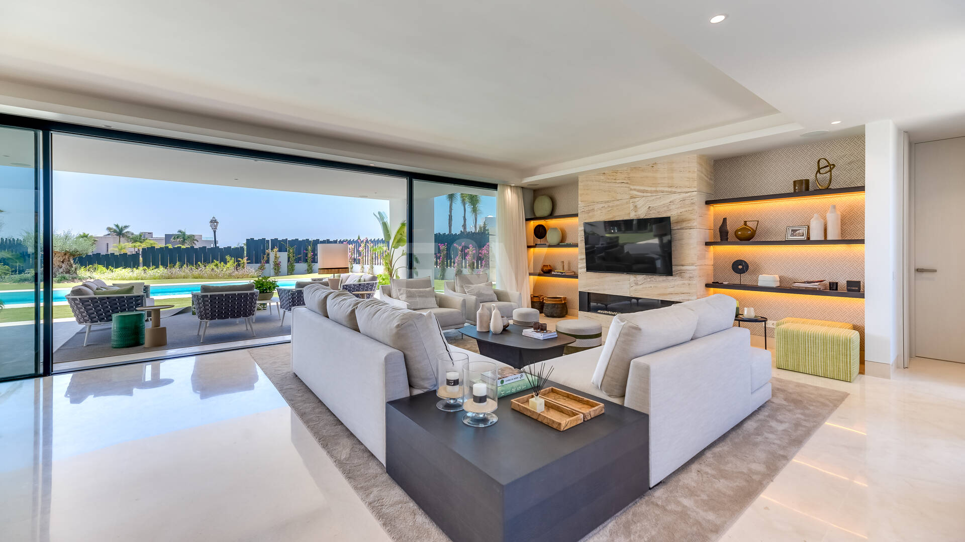 Exclusivas villas de diseño en Lomas del Virrey, Milla de Oro