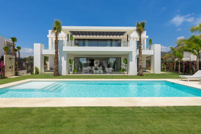 Exclusivas villas de diseño en Lomas del Virrey, Milla de Oro