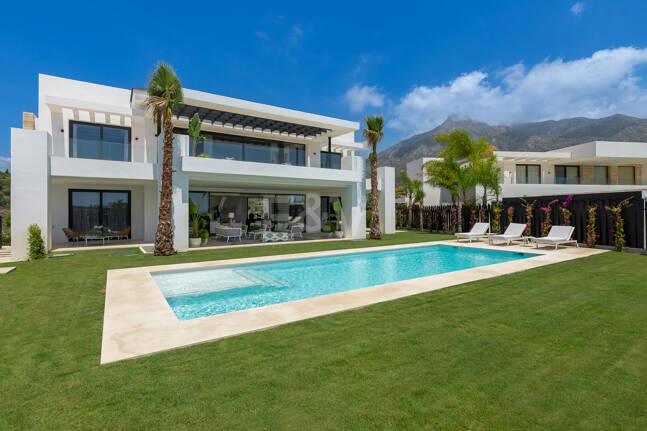 Exclusivas villas de diseño en Lomas del Virrey, Milla de Oro