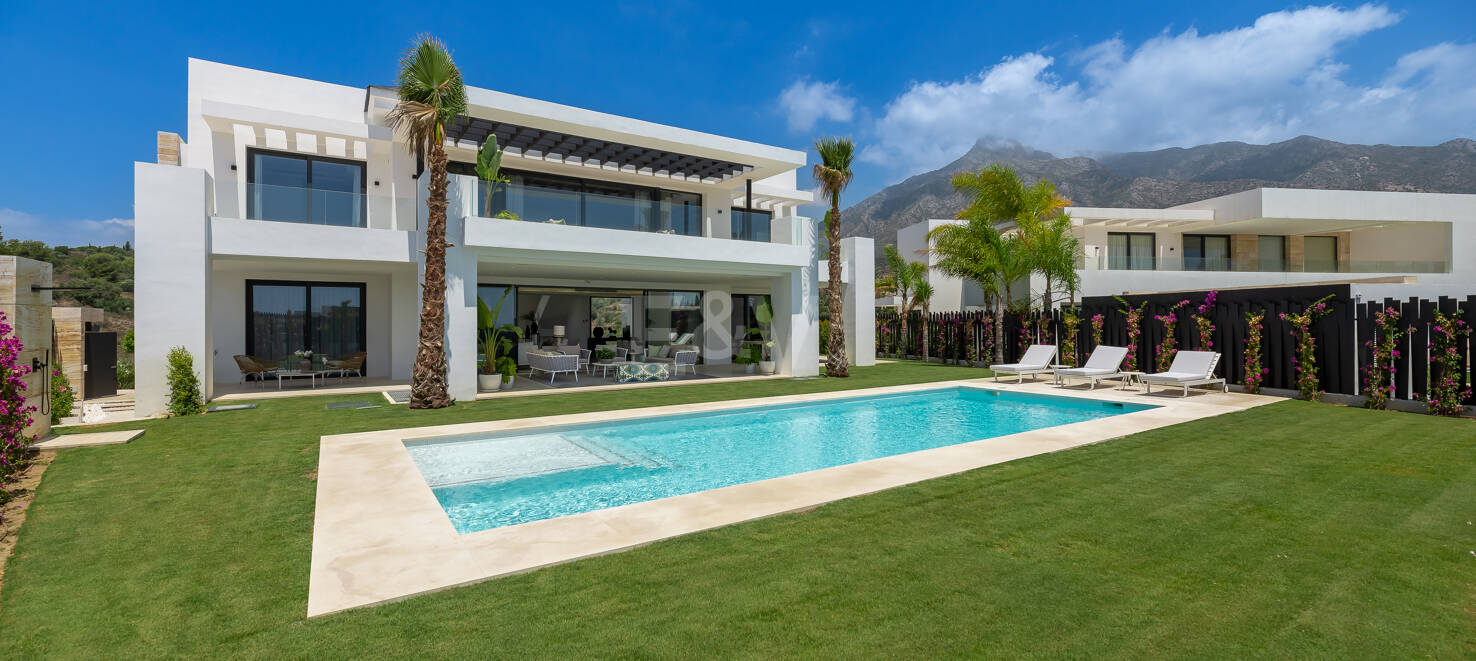 Exclusive signature villas in Lomas del Virrey, Golden Mile
