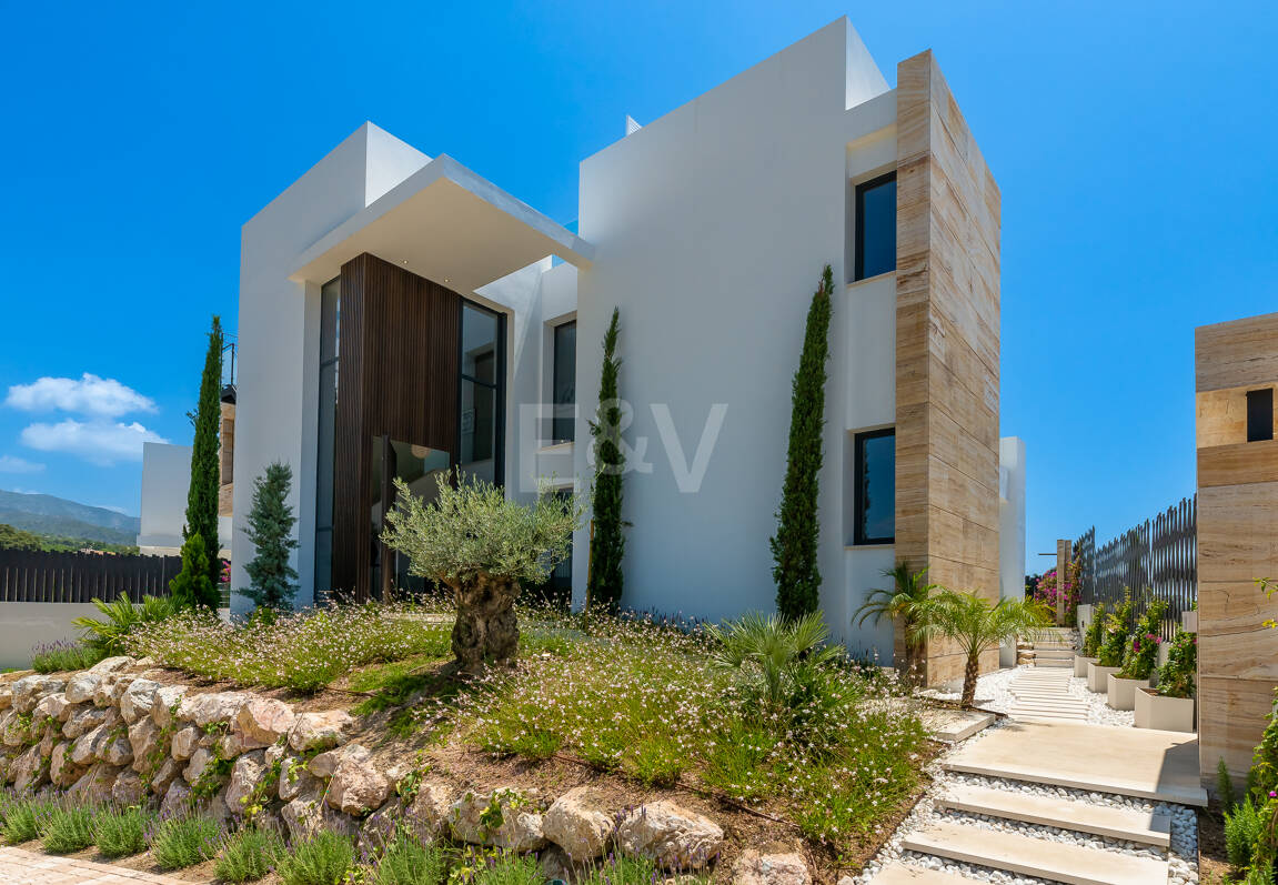 Exclusivas villas de diseño en Lomas del Virrey, Milla de Oro