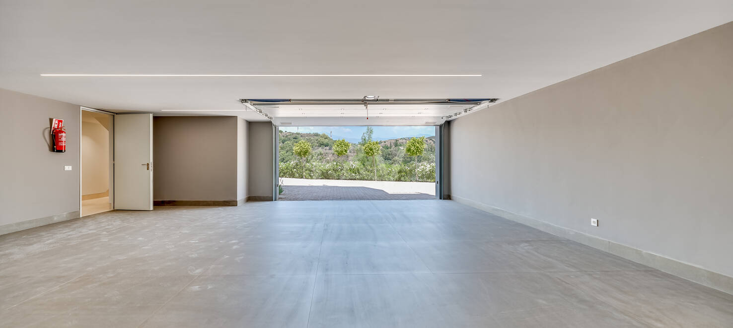 Exclusive signature villas in Lomas del Virrey, Golden Mile