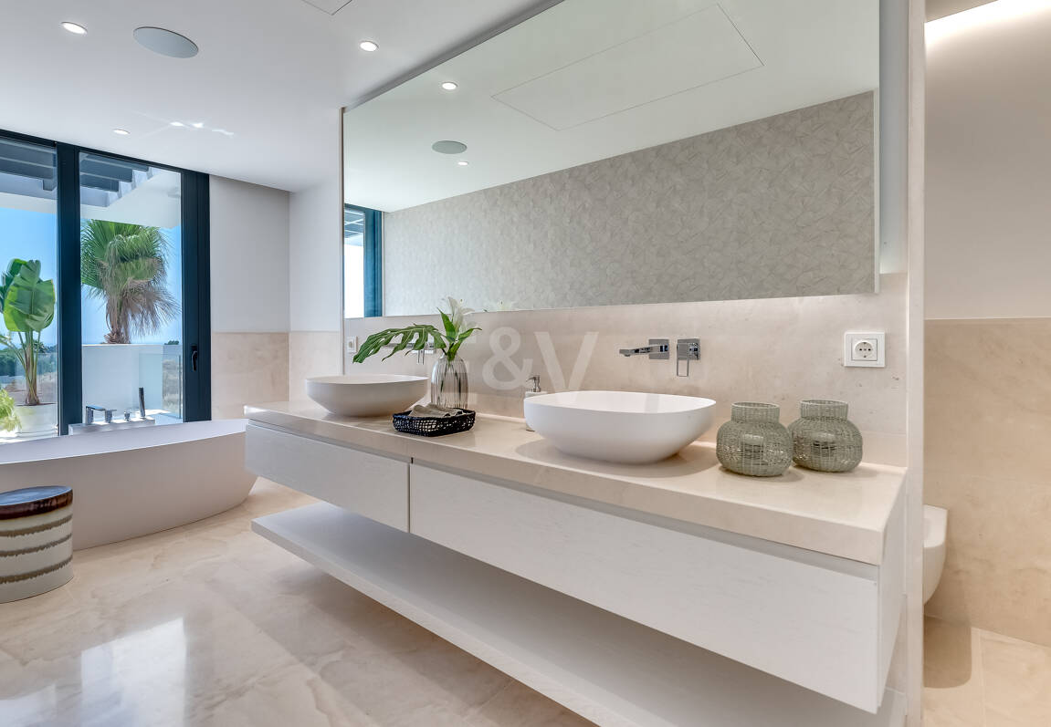 Exclusivas villas de diseño en Lomas del Virrey, Milla de Oro