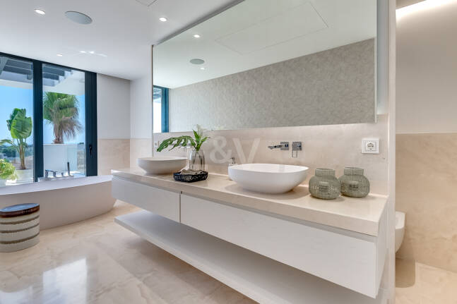 Exclusivas villas de diseño en Lomas del Virrey, Milla de Oro