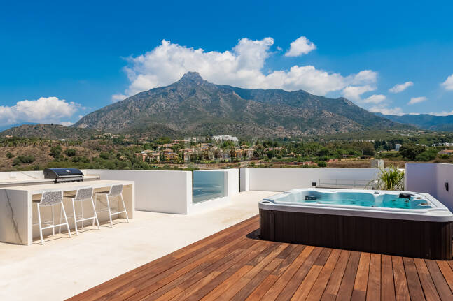 Exclusivas villas de diseño en Lomas del Virrey, Milla de Oro