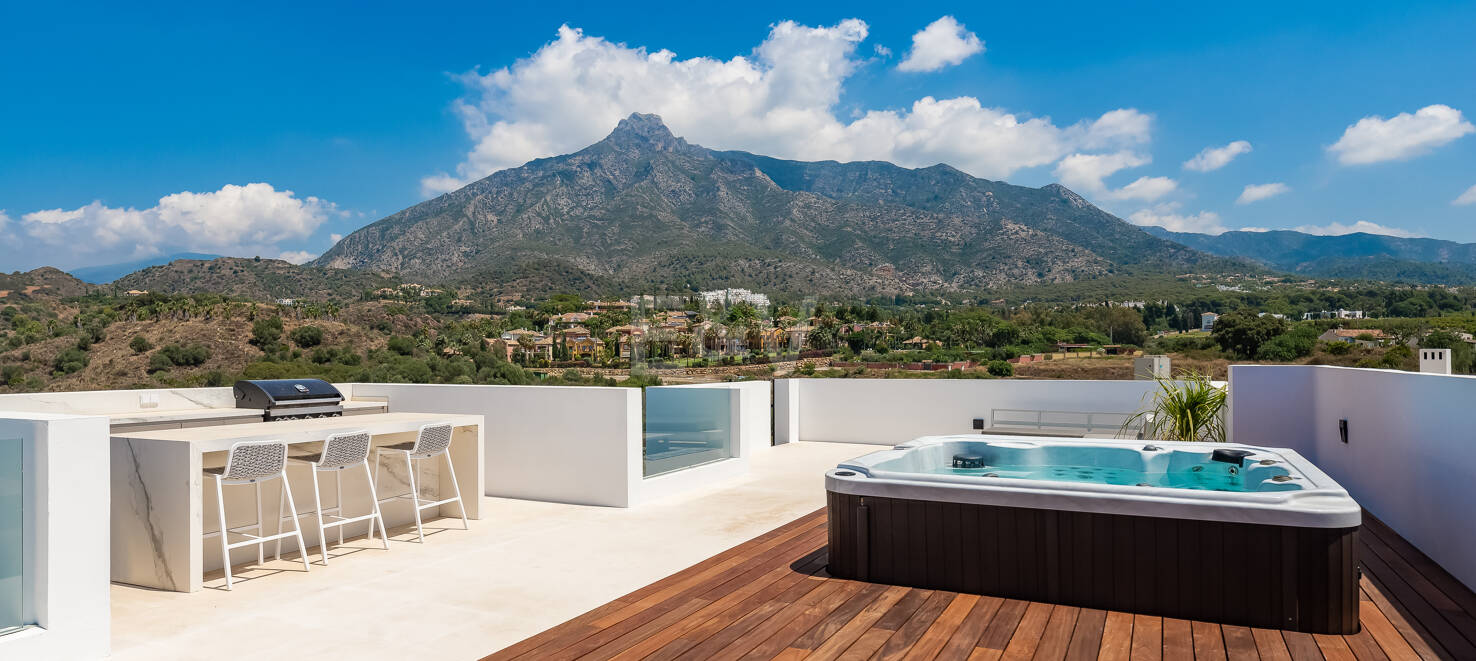 Exclusive signature villas in Lomas del Virrey, Golden Mile