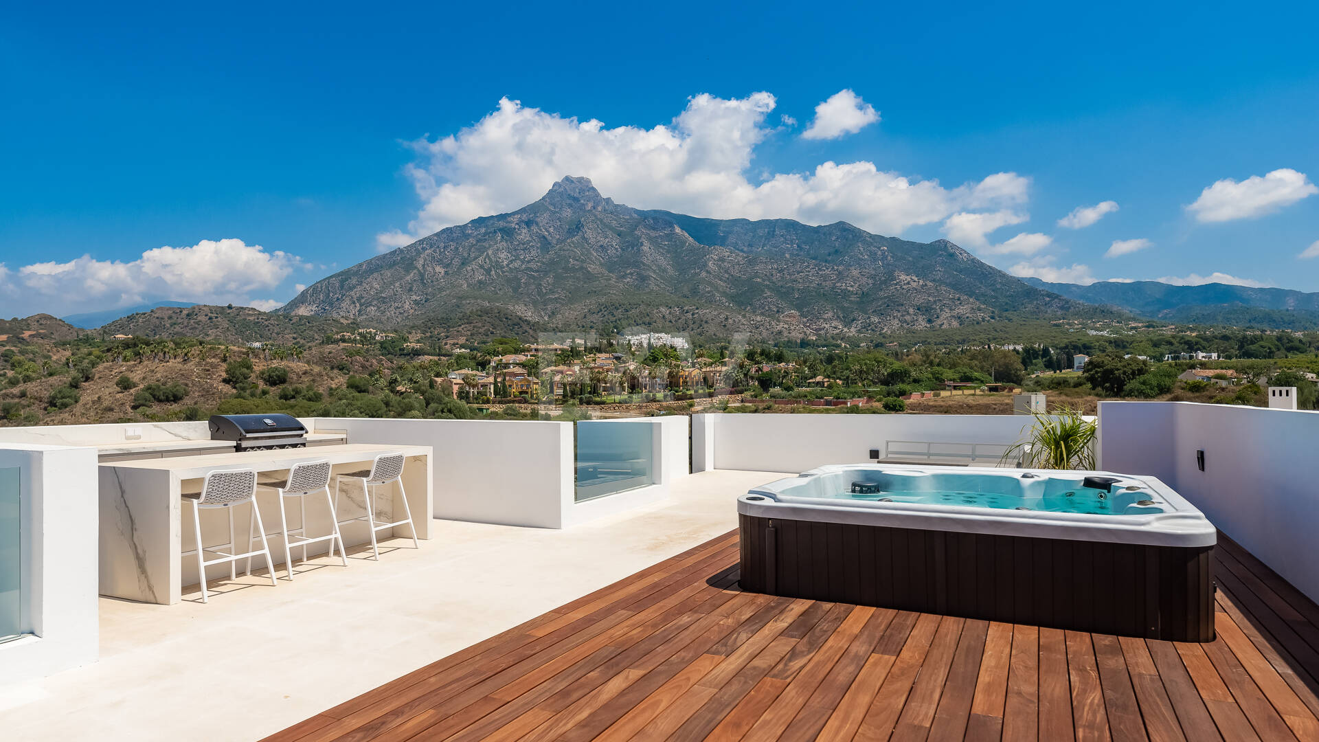 Wyłączne wille z podpisem w Lomas del Virrey, Golden Mile