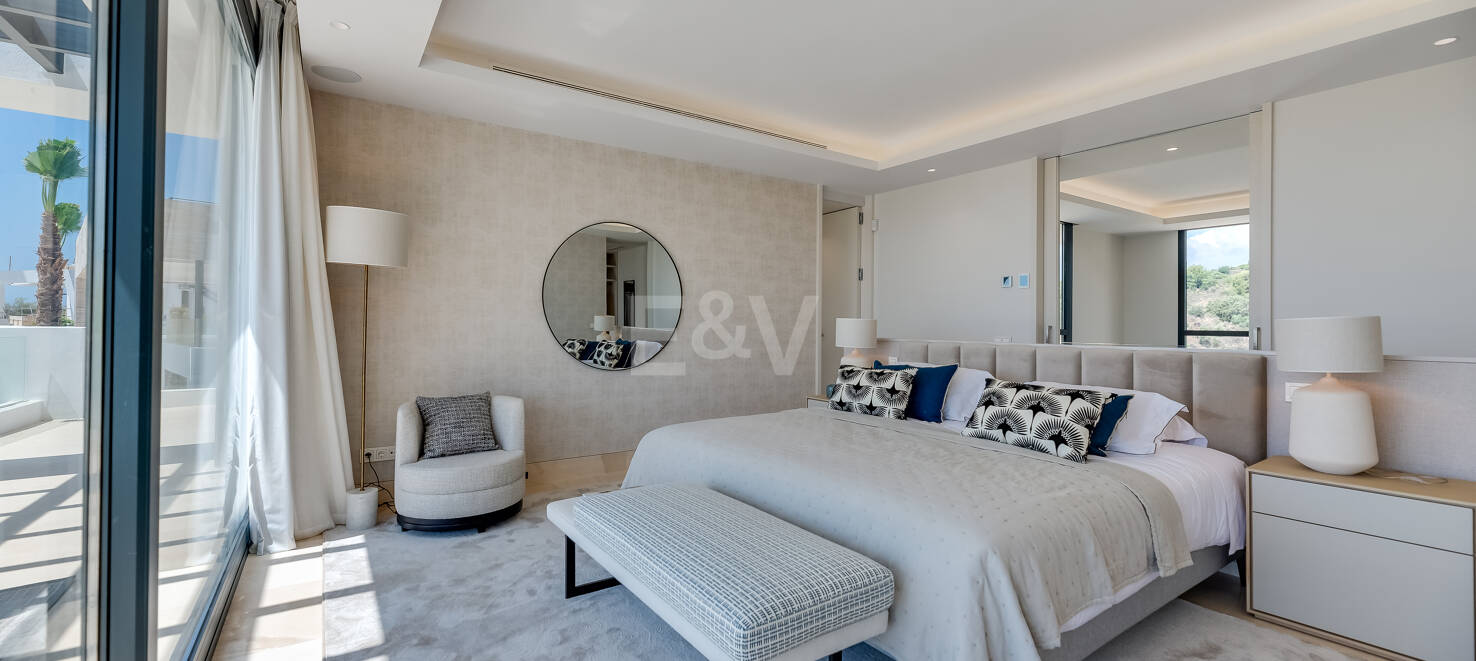 Exclusive signature villas in Lomas del Virrey, Golden Mile