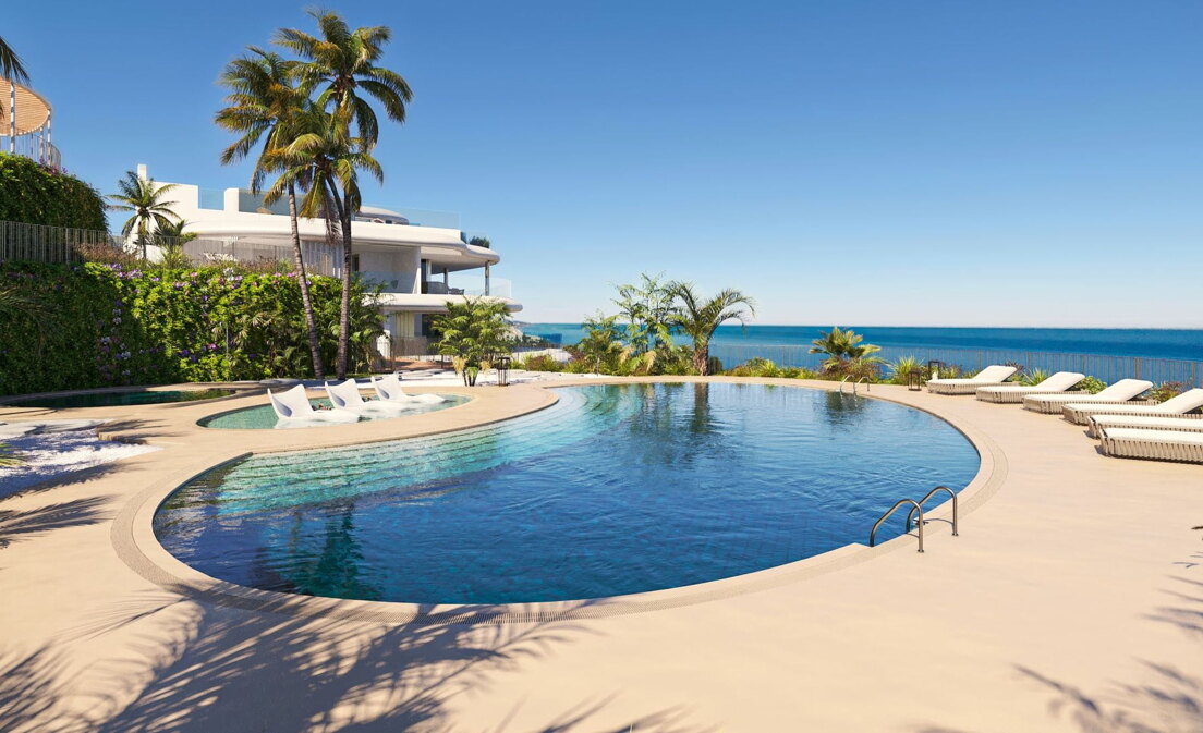 Donde el cielo se encuentra con el mar: Apartamento elevado que vive sobre Marbella