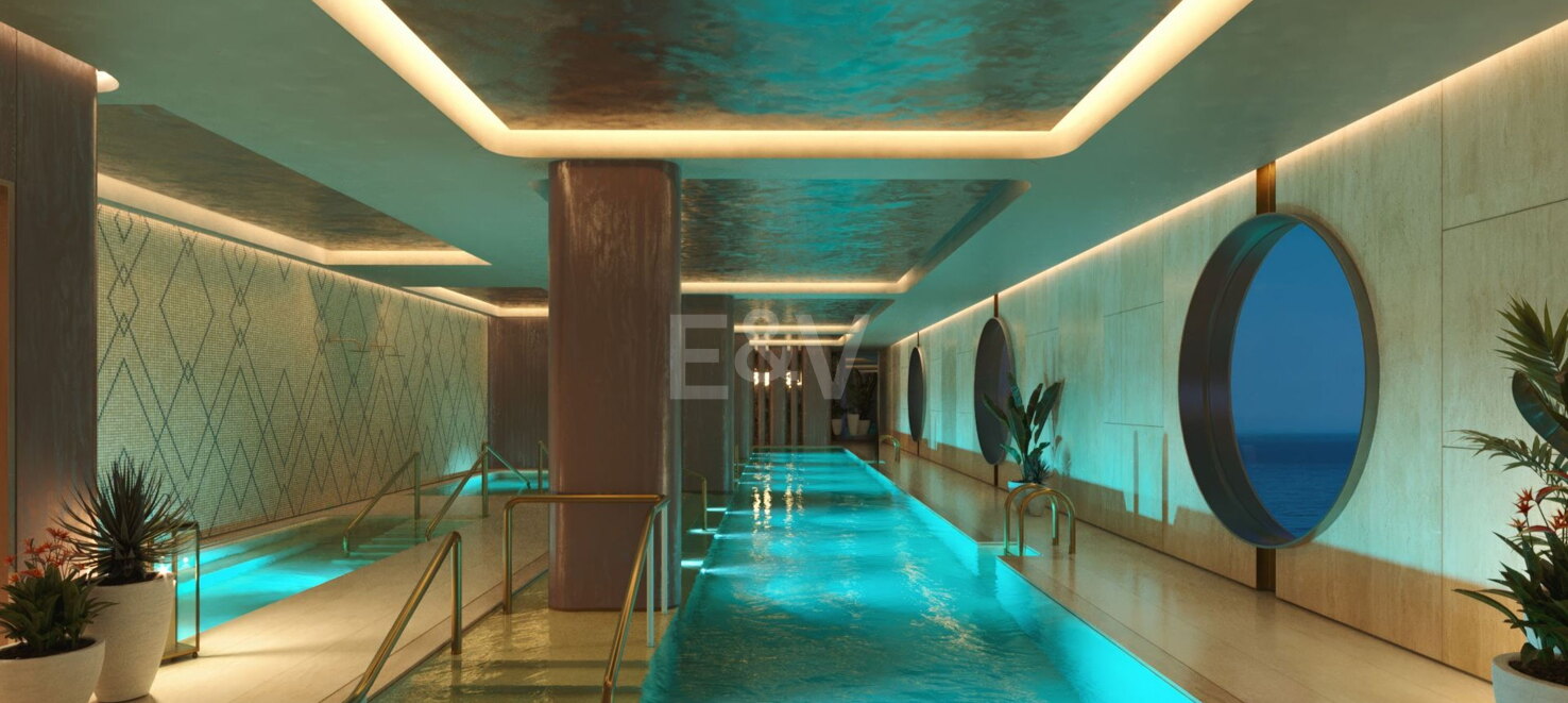Donde el cielo se encuentra con el mar: Apartamento elevado que vive sobre Marbella