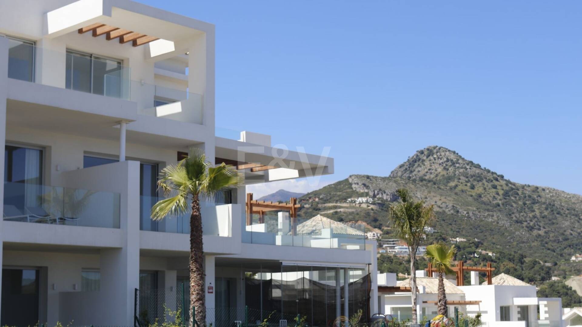 Marbella Club Hills Phase II, Raffinerad landsbygdsliv i en av Europas mest exklusiva enklaver
