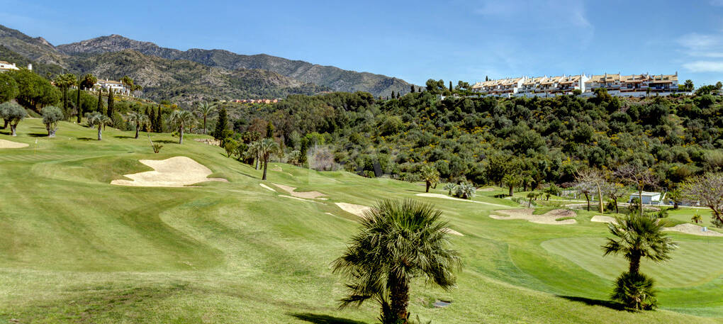 Exclusive Villas with Panoramic Sea Views on Marbella’s Golden Mile