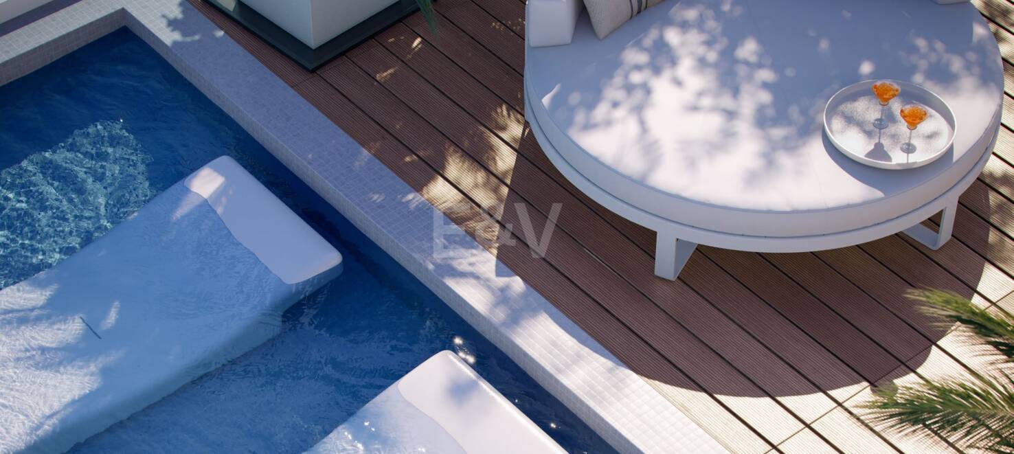 PRECIOUS BENALUTS, Luxury Living Steps från stranden på Golden Mile