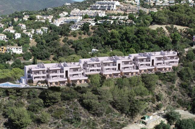 Almazara Forest, Exklusiva bostäder med utsikt över bergen och havet