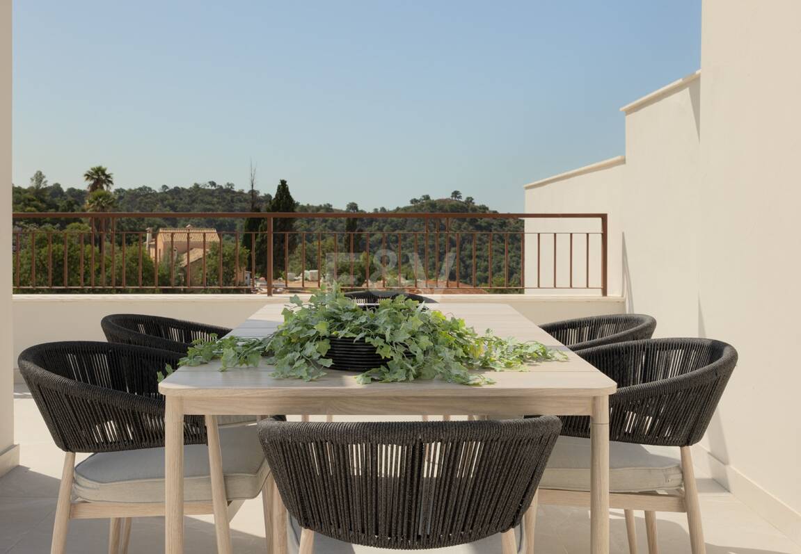 Almazara Forest, Exklusiva bostäder med utsikt över bergen och havet