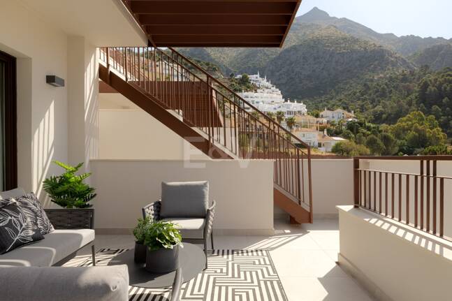 Almazara Forest, Exklusiva bostäder med utsikt över bergen och havet