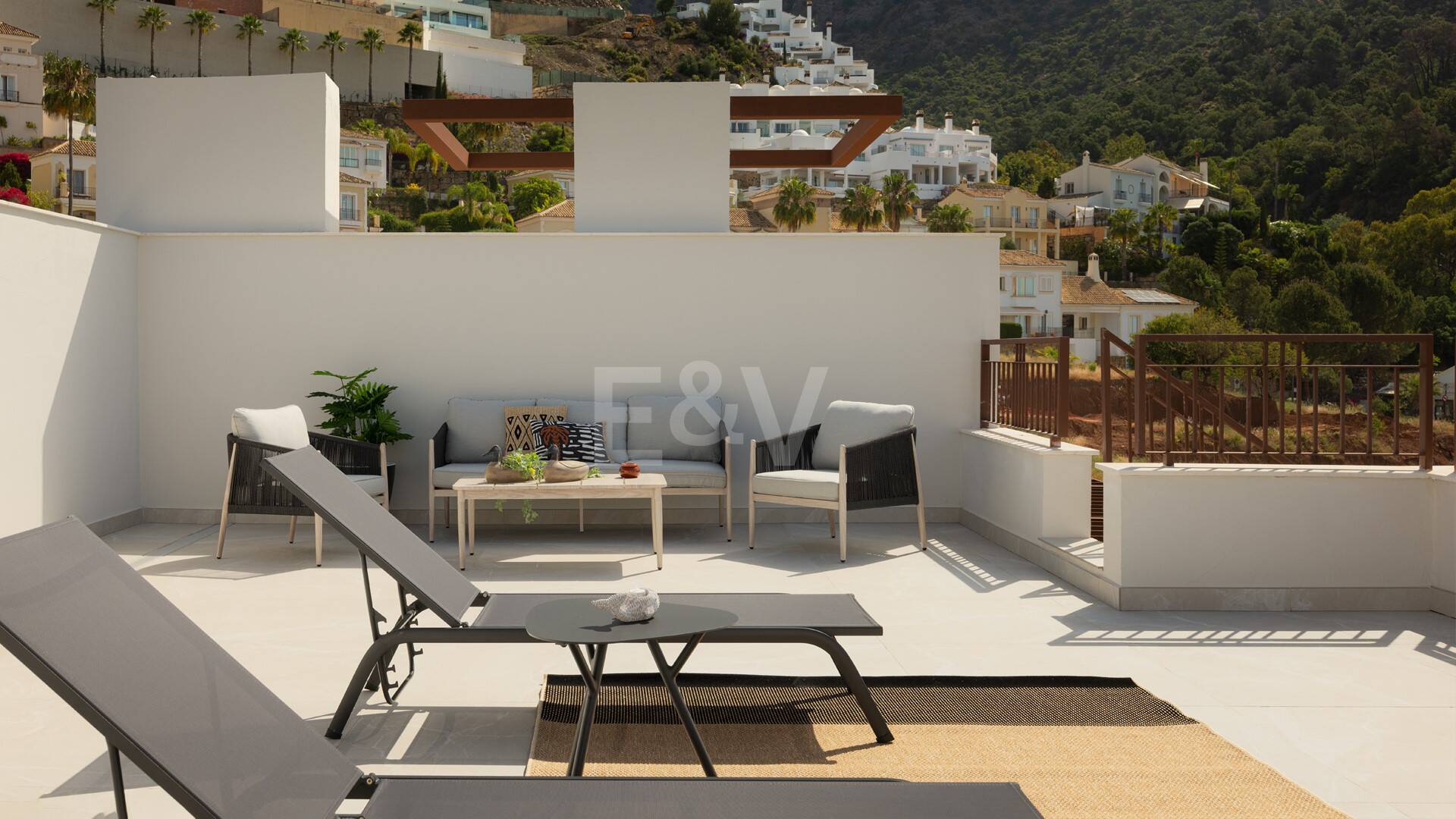 Almazara Forest, Residencias exclusivas con vistas a la montaña y al mar