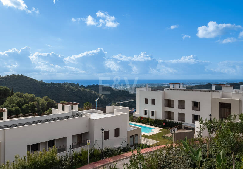 Almazara Views, Panoramisches Wohnen in den Bergen mit Blick auf den See