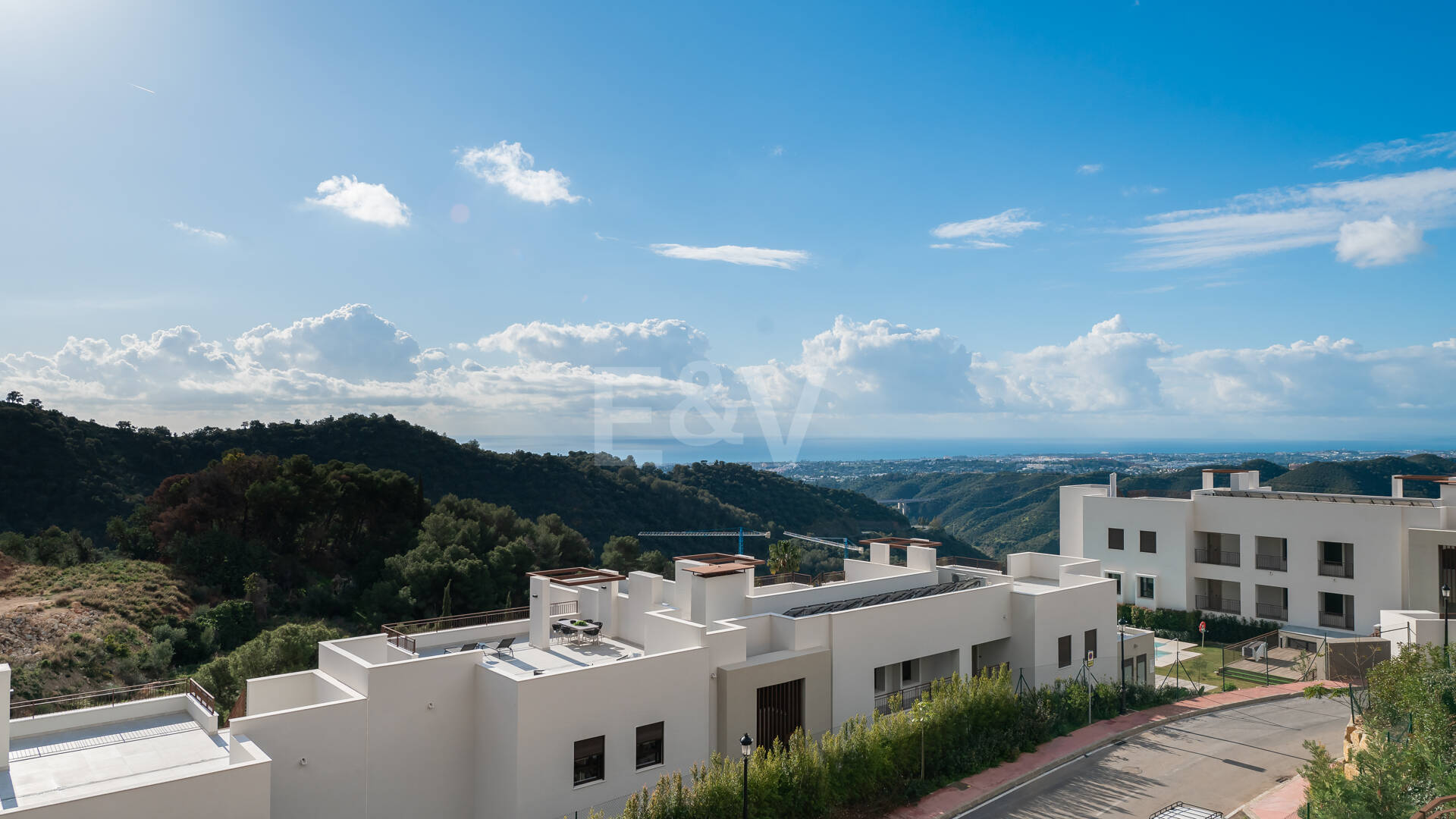 Almazara Views, Panoramisches Wohnen in den Bergen mit Blick auf den See