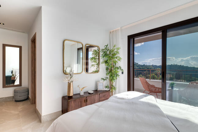 Almazara Views, Panoramisches Wohnen in den Bergen mit Blick auf den See