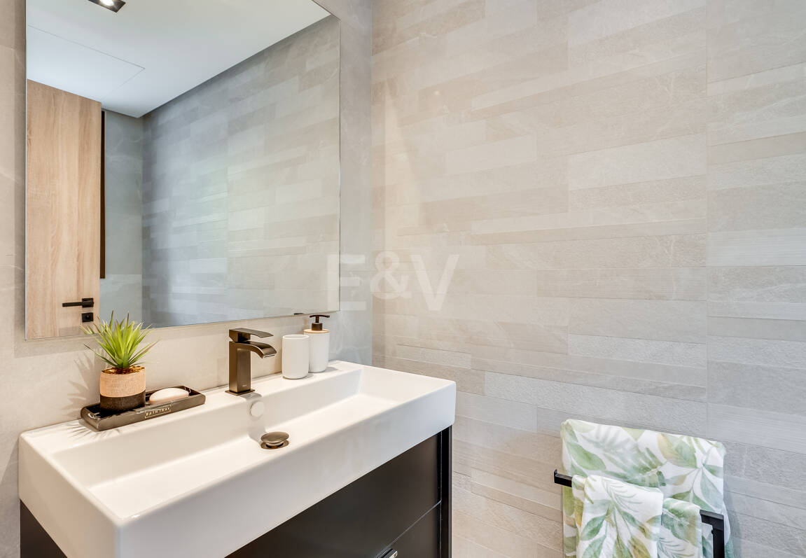 Almazara Views, Panoramisches Wohnen in den Bergen mit Blick auf den See