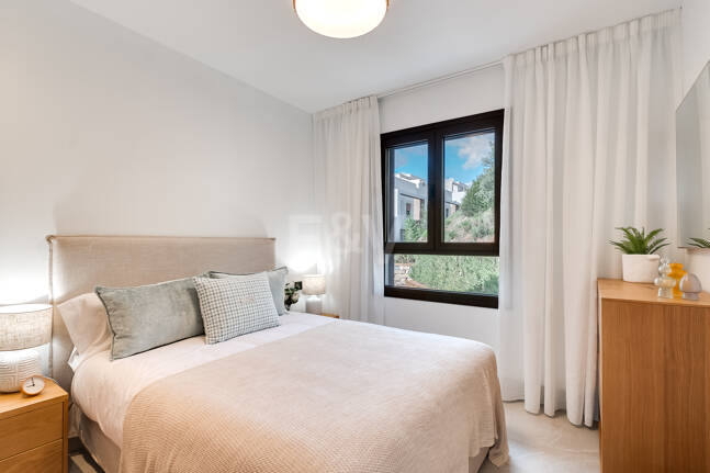 Almazara Views, Panoramisches Wohnen in den Bergen mit Blick auf den See