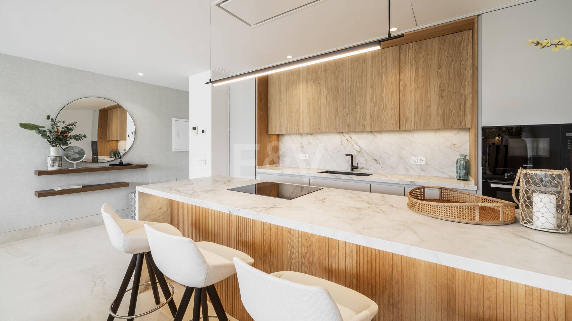 Aloha Forest, Elevated Living in the Heart of Golf Valley