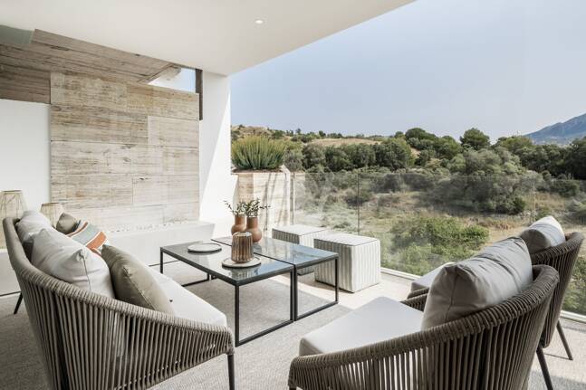 Aloha Forest, Elevated Living in the Heart of Golf Valley