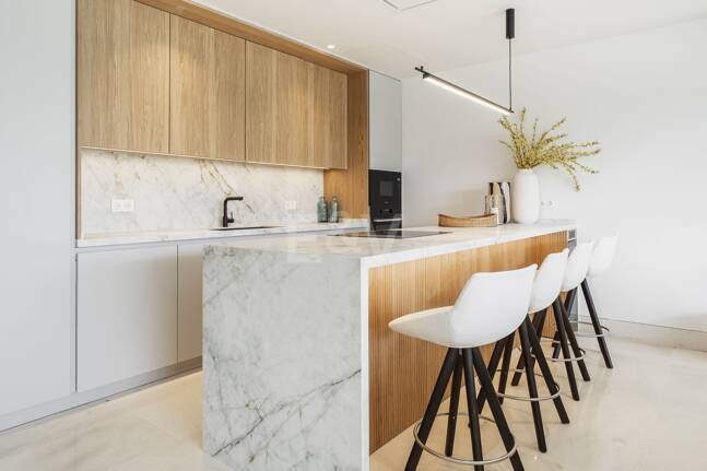 Aloha Forest, Elevated Living in the Heart of Golf Valley