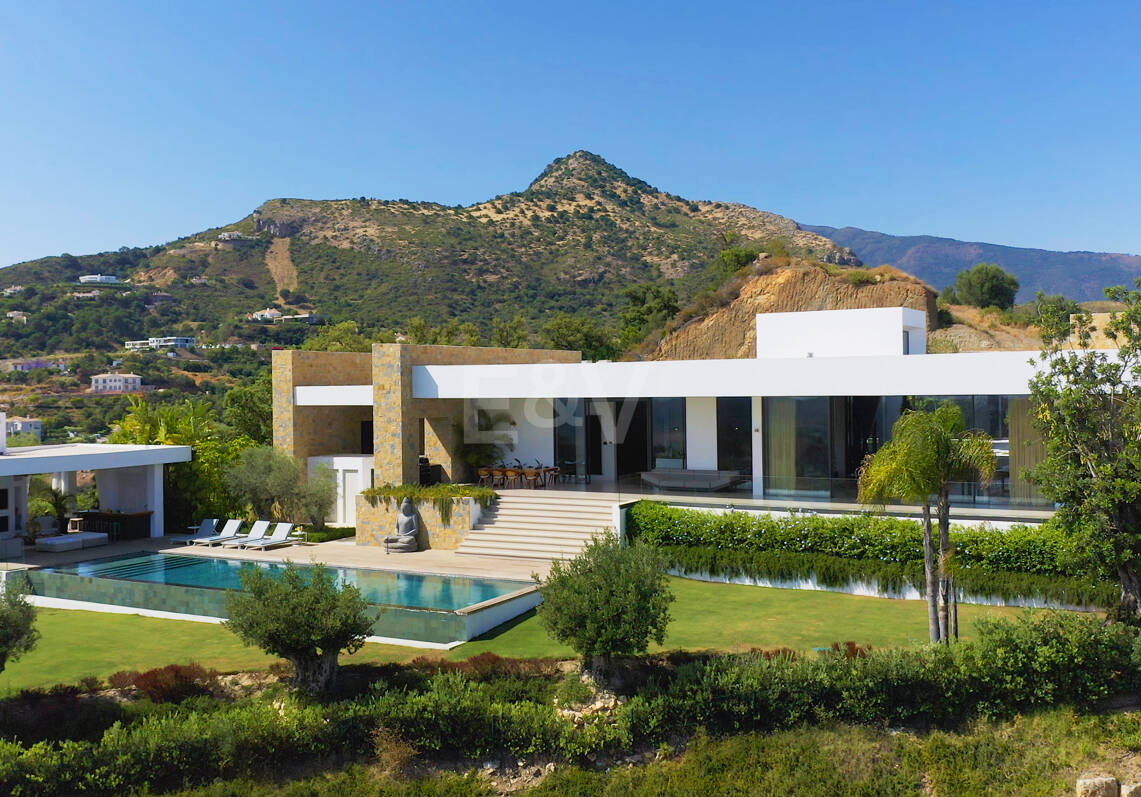 State-of-the-art villa in Marbella Club Golf Resort with panoramic sea views