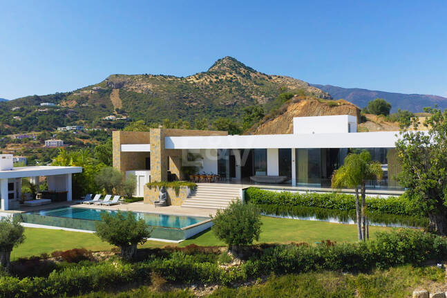 State-of-the-art villa in Marbella Club Golf Resort with panoramic sea views
