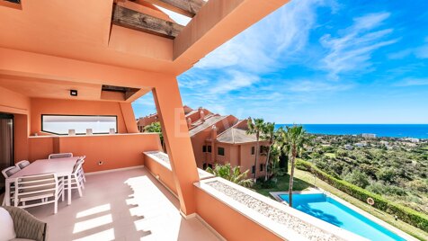 Tvåvånings takvåning till salu i El Rosario, Marbella Öst