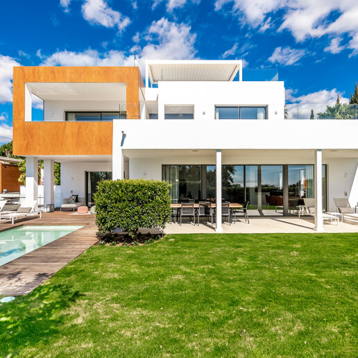 Luxury Villa in Elviria with Panoramic Sea Views