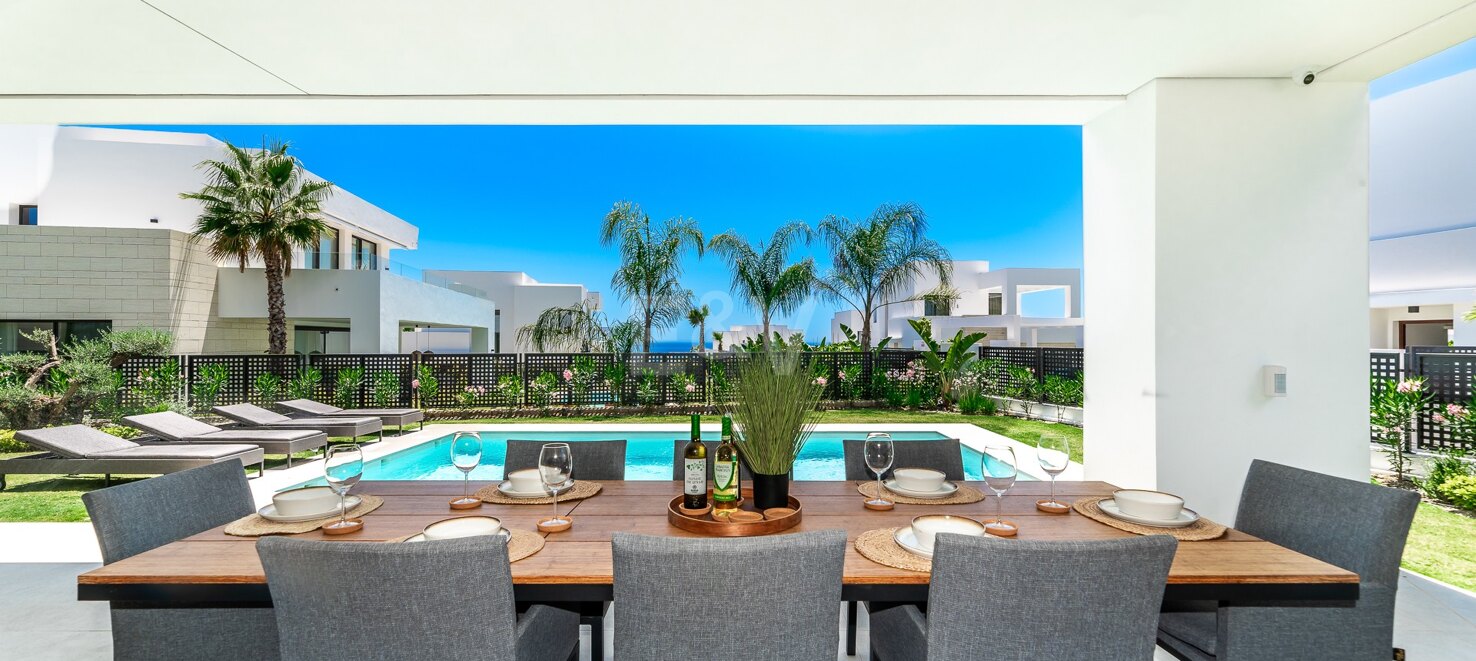 Modern Designer Villa with Sea Views in La Finca, Río Real