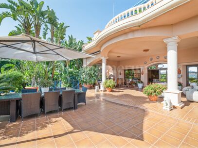 Villa Seabeach - En imponerande klassisk herrgård i Aloha