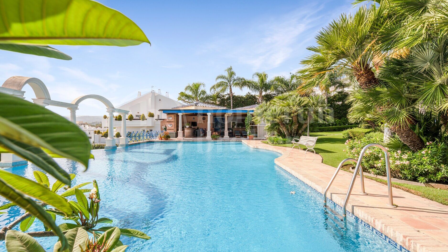 Villa Seabeach - En imponerande klassisk herrgård i Aloha