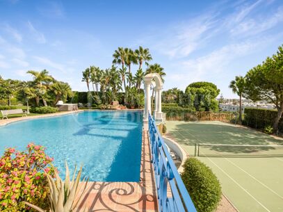 Villa Seabeach - En imponerande klassisk herrgård i Aloha